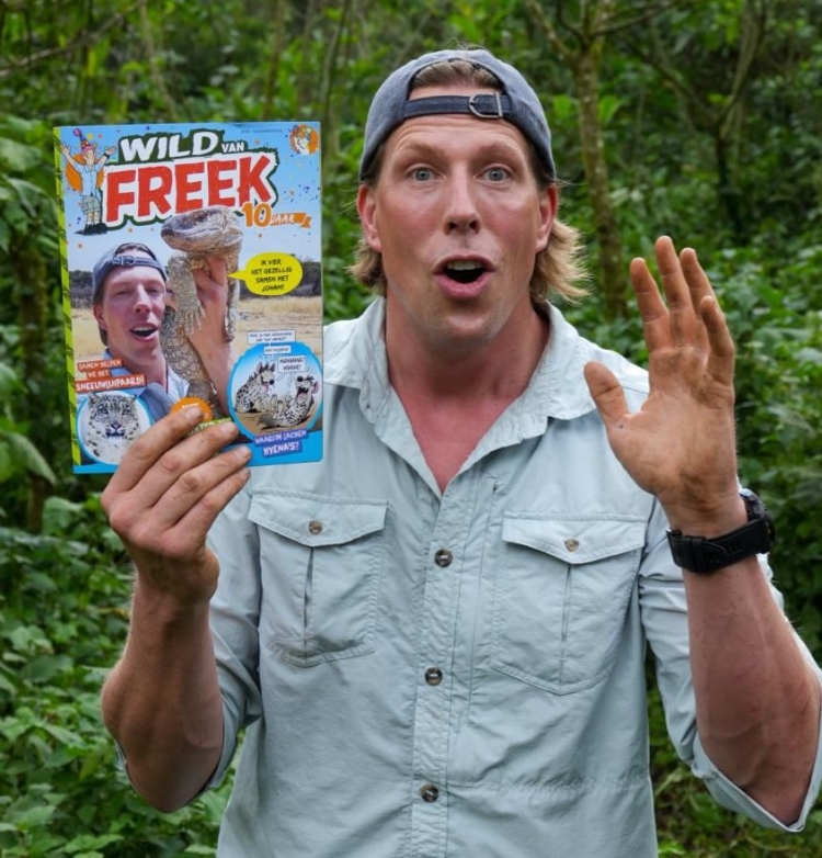Freek Met Tijdschrift